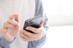 耳つぼケアの予約方法｜ネット・電話・LINEの使い分け
