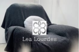 Lea Lourdes｜アロマの香りとリクライニングチェアで過ごせるまつ毛・眉毛・エステのサロン